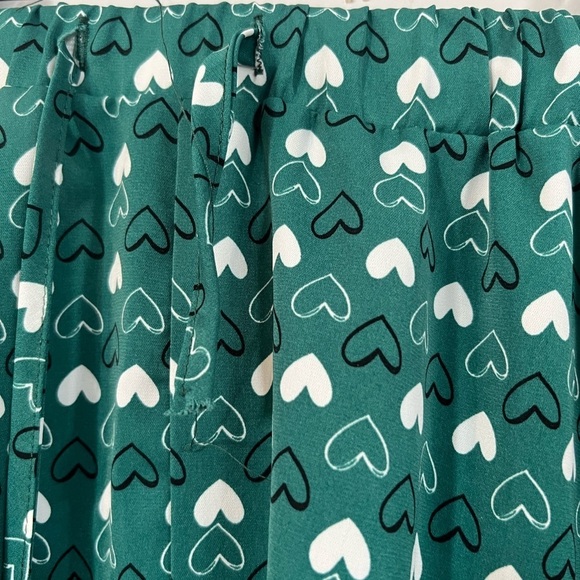No Name Brand Girls Skirt Green White Heart Printed Size 14 St. Patricks - Picture 5 of 5